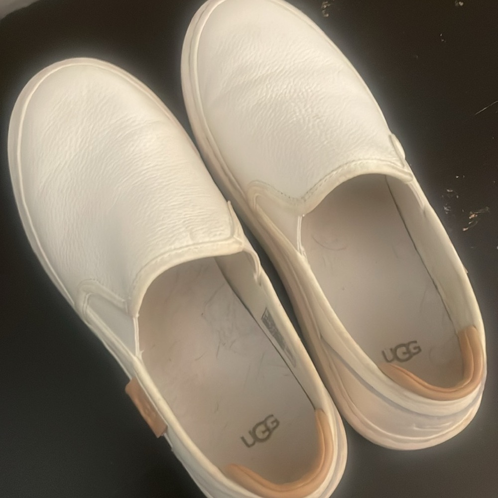 White leather Ugg sip ons. Worn once - Picture 2 of 4